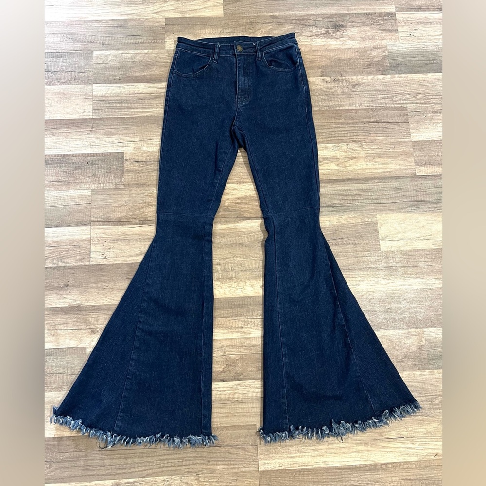 Altar’d State Woman’s Dark Wash Frayed Hem Western Super Flare Jeans Size XS/25